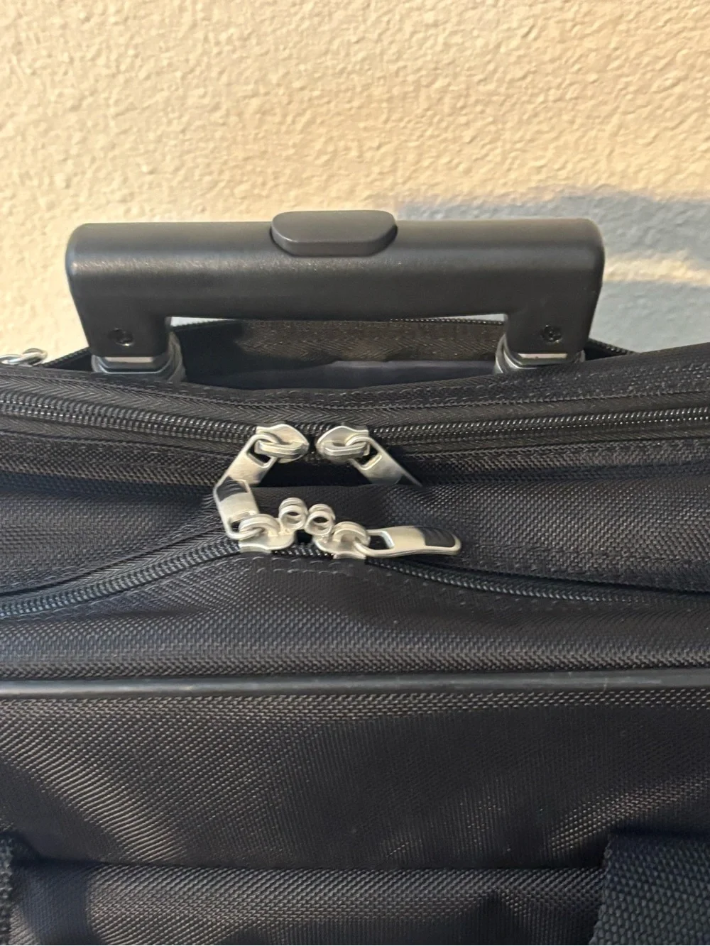 Targus Black Rolling Laptop Case with Front Organizer Pocket